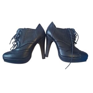 Elegant Black Women's Heeled Shoes Never Worn Size 7